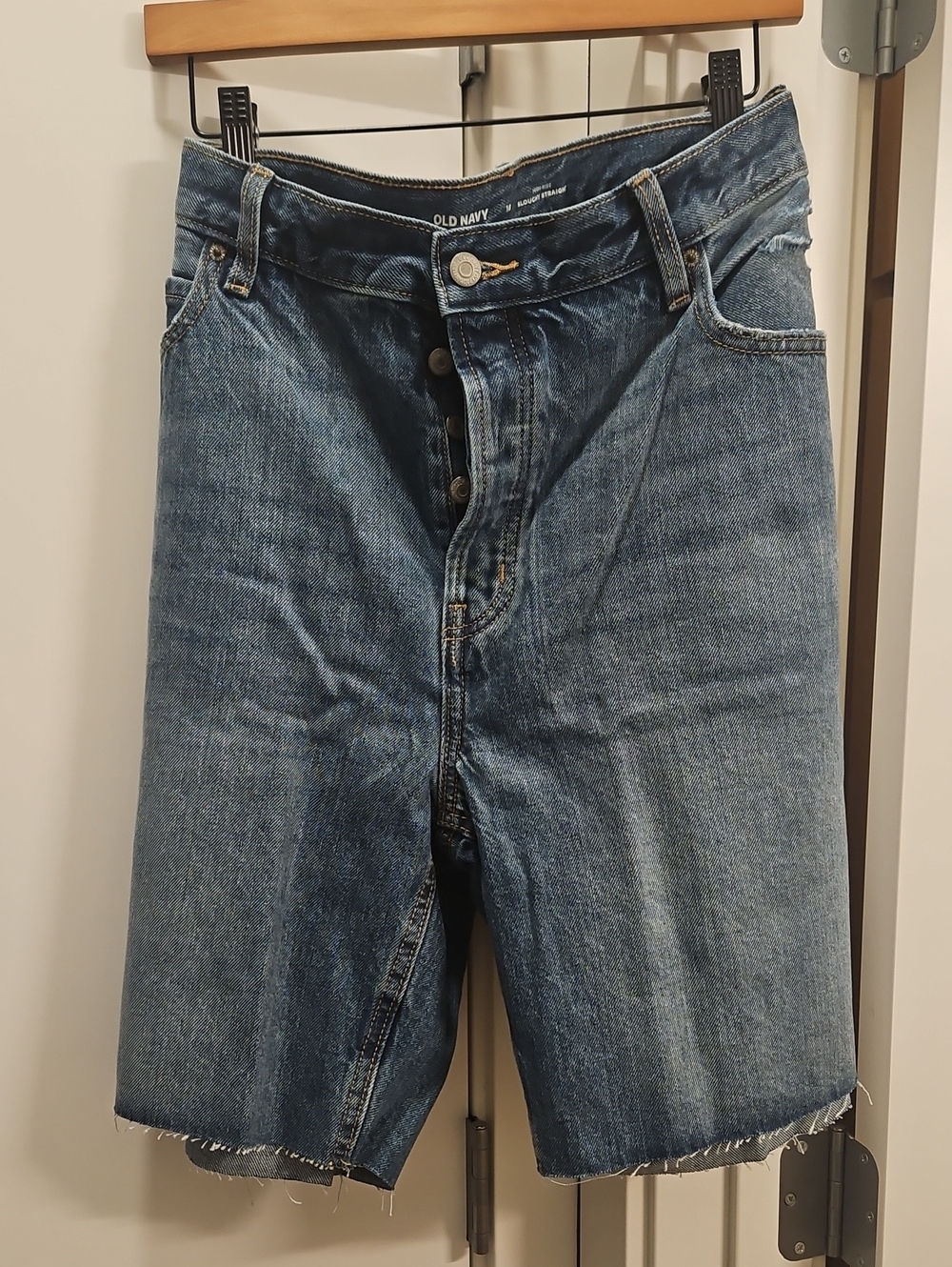 NWT Old Navy Women's High Rise Dark Blue Slouchy Straight Cut-Off Style Shorts